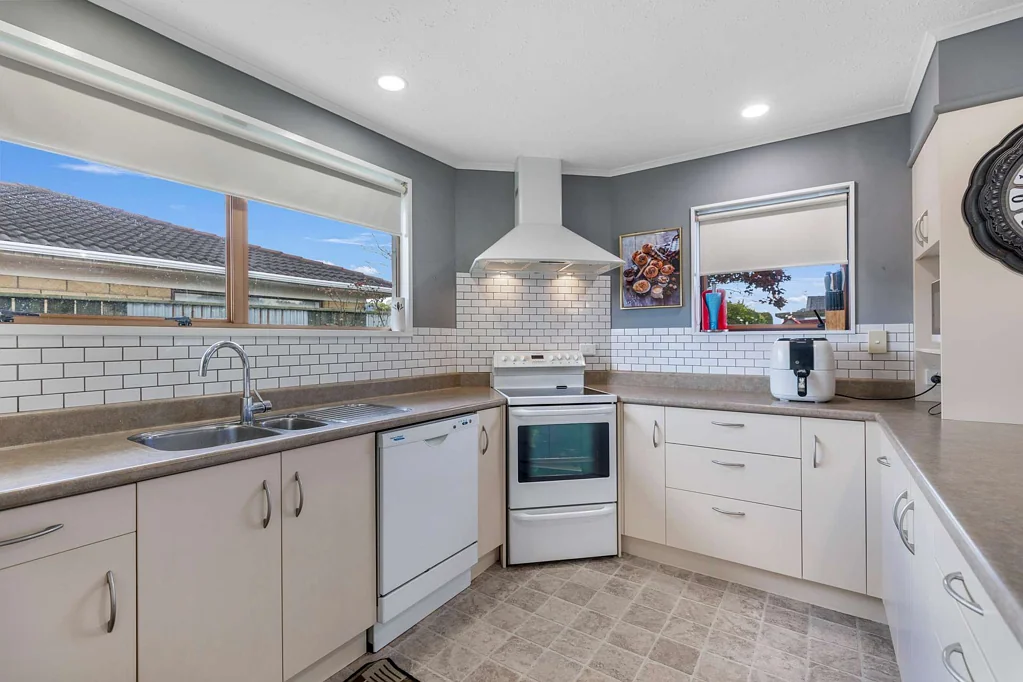 Glenholme 3ห้องนอน Family Home, Central Glenholme Location!
