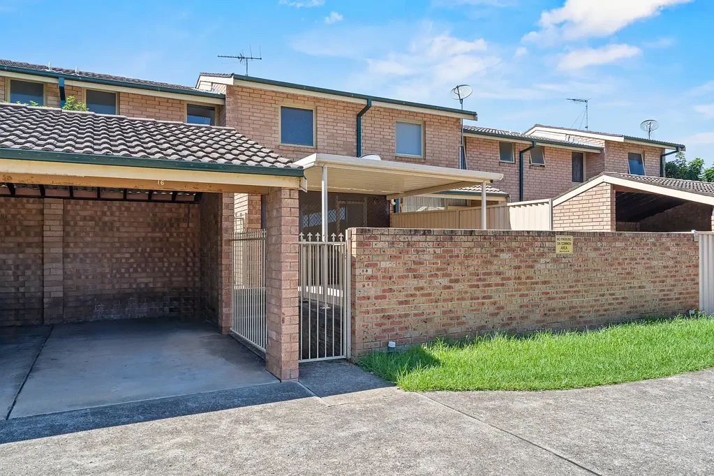 16/42 Woodhouse Drive, Ambarvale, NSW 2560