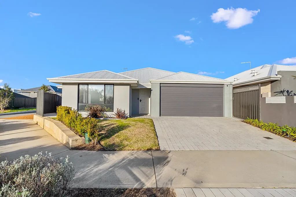 6 Picton Road, Lakelands, WA 6180