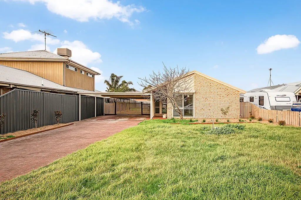 Spacious Family Living in a Quiet Court Location