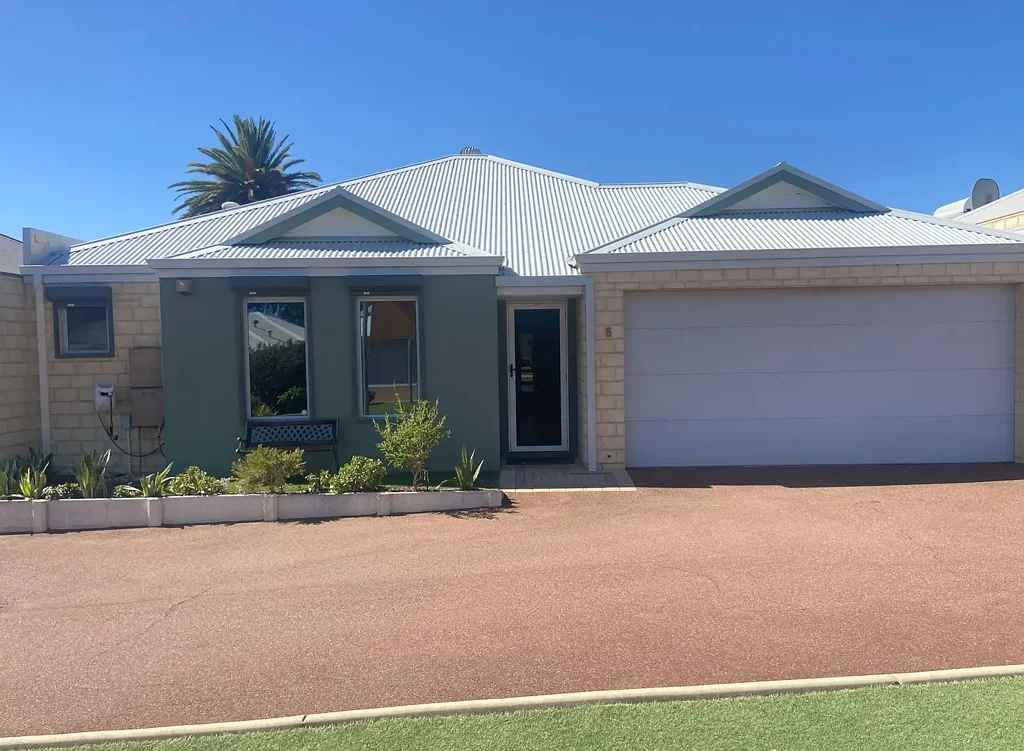 4 Bedroom Unit with a Beautiful Gated Community.
