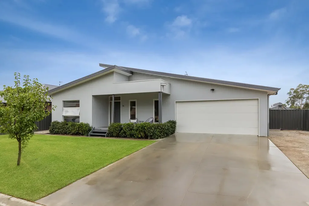 16 Armstrong Drive, Barham, NSW 2732