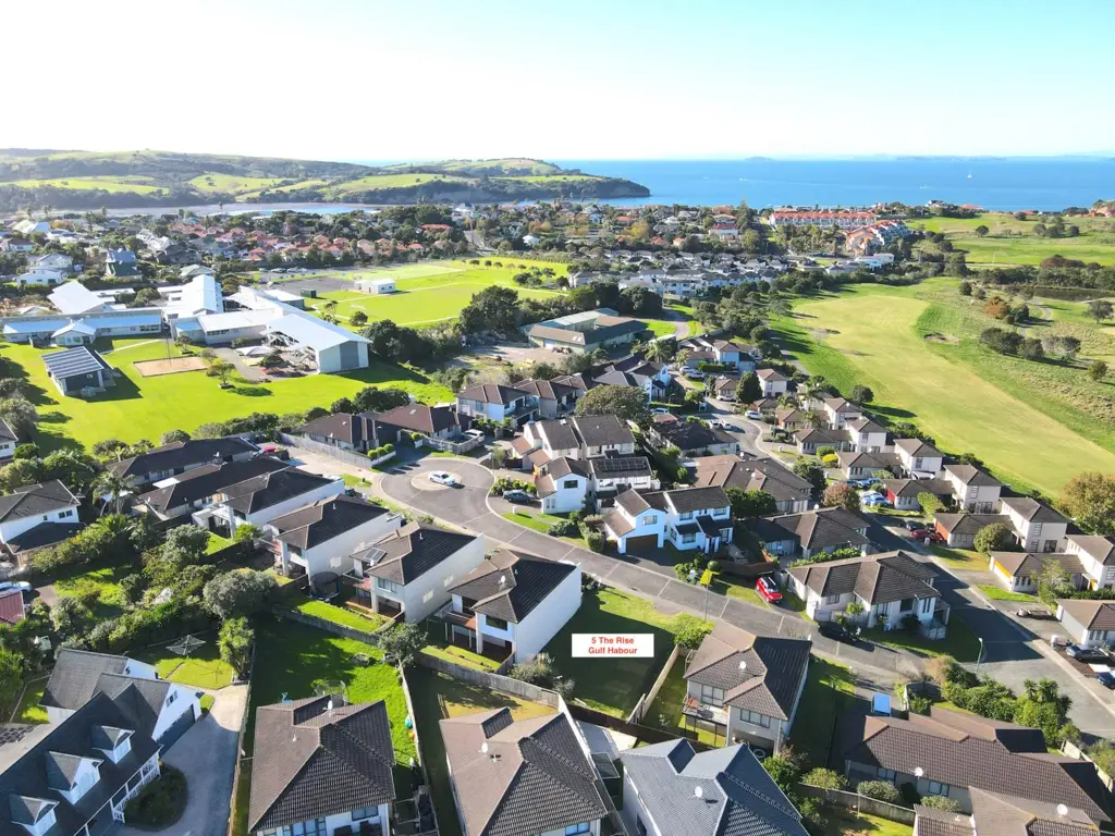 Gulf Harbour  Affordable Home at Gulf Harbour!!