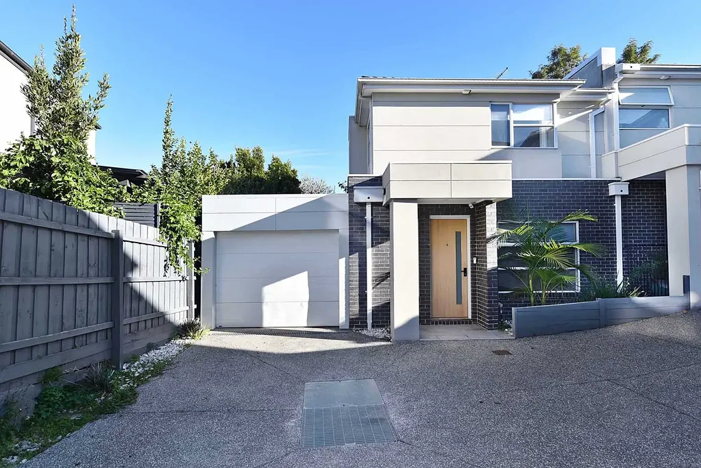 Stylish, Comfortable Living in a Prime Location