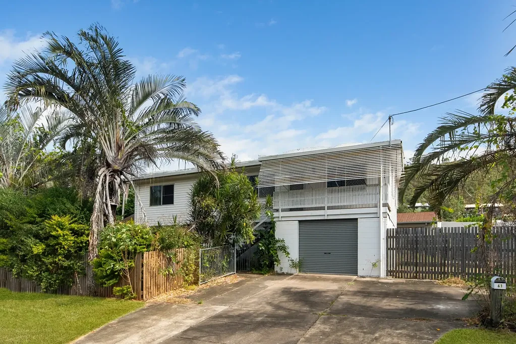Mount Louisa 3Zimmer TLC Needed, Rewards Await – Tame the Yard, Transform the Home"