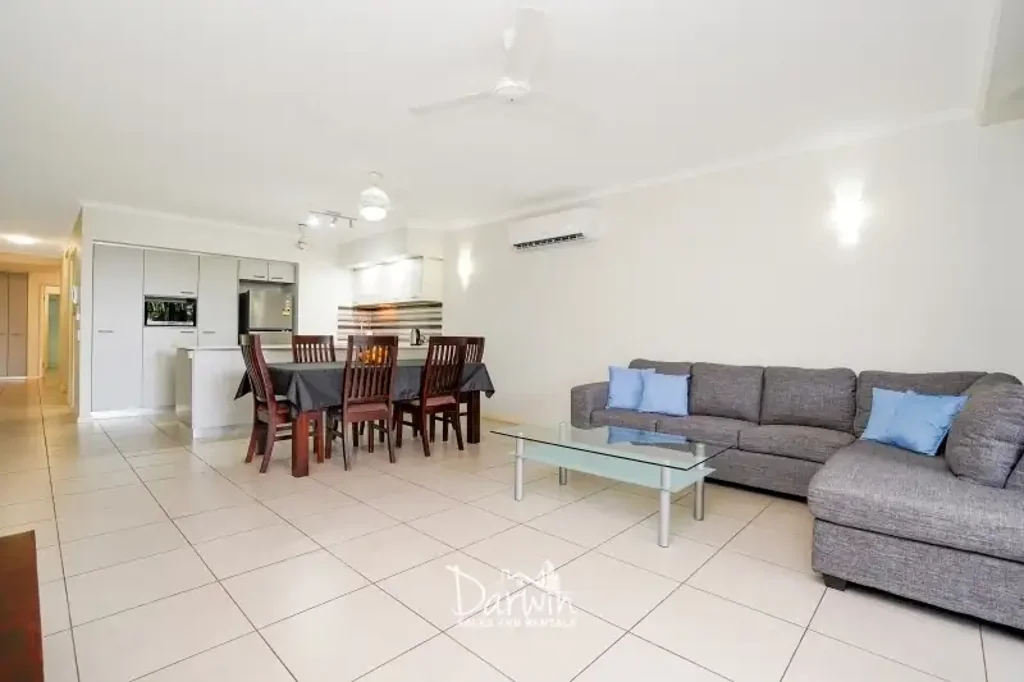 Rosebery 2Phòng ngủ Modern Ground Level Furnished Apartment
