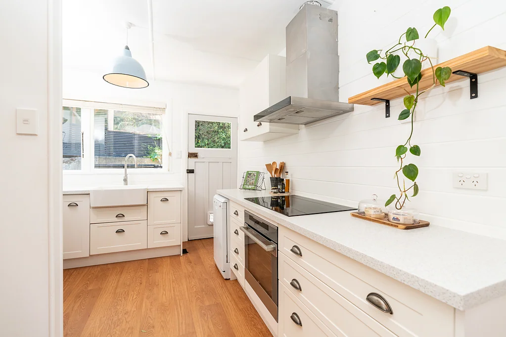 Mount Victoria 6房  VERSATILE RENOVATED TWO-FLAT HOME IN MT VIC