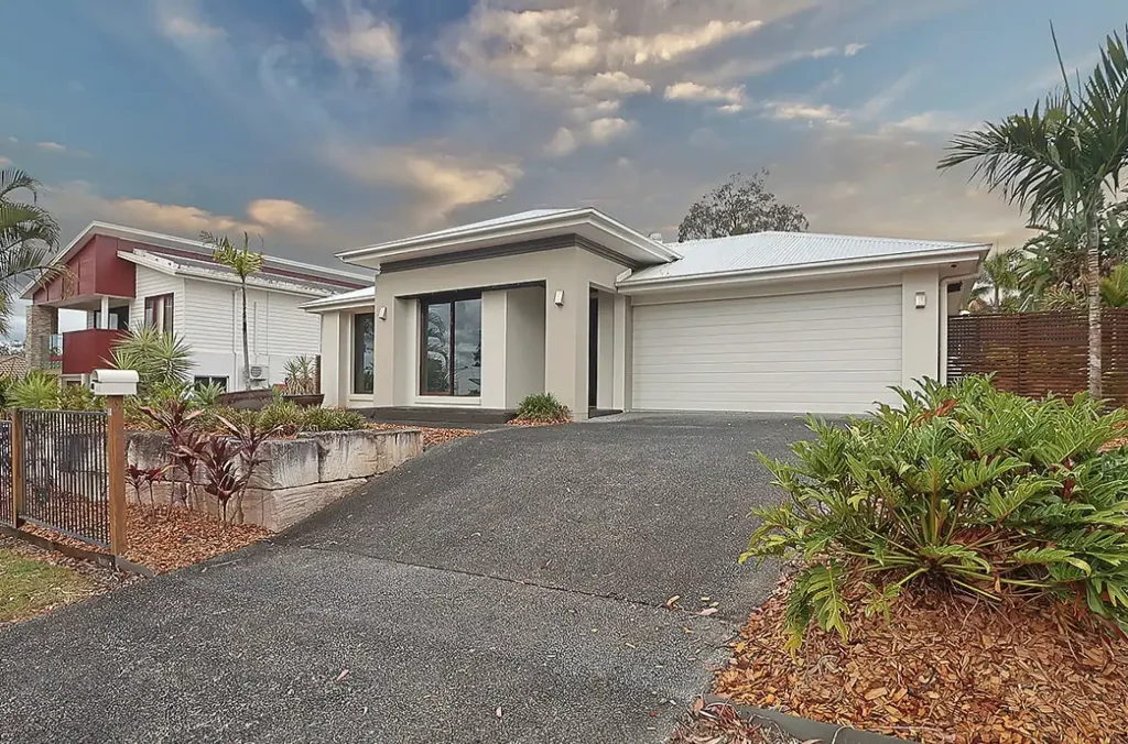 29 Cardena Drive, Augustine Heights, QLD 4300