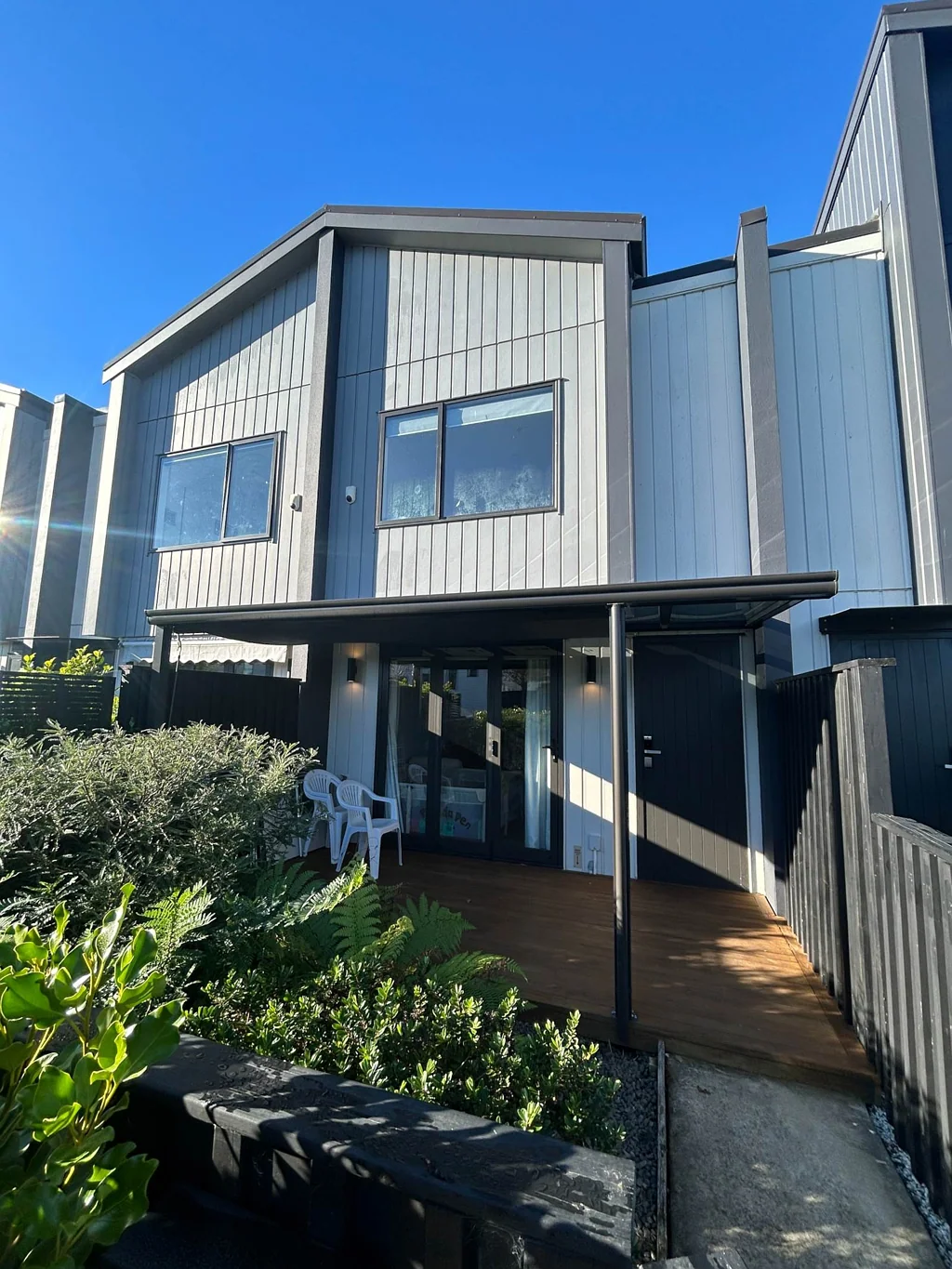 Well-Presented Two-Bedroom Townhouse With Gara...