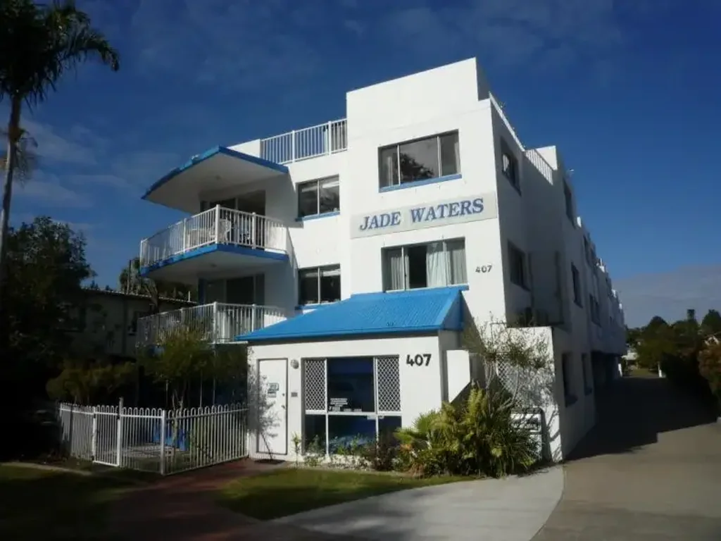 Coastal Living in a Fantastic Esplanade Location!