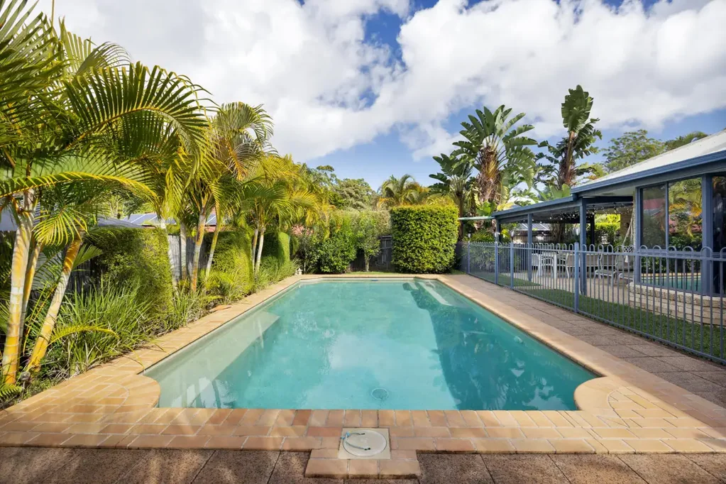 Palmwoods 4 Slaapkamer Spacious Family Living with Pool + Side Access