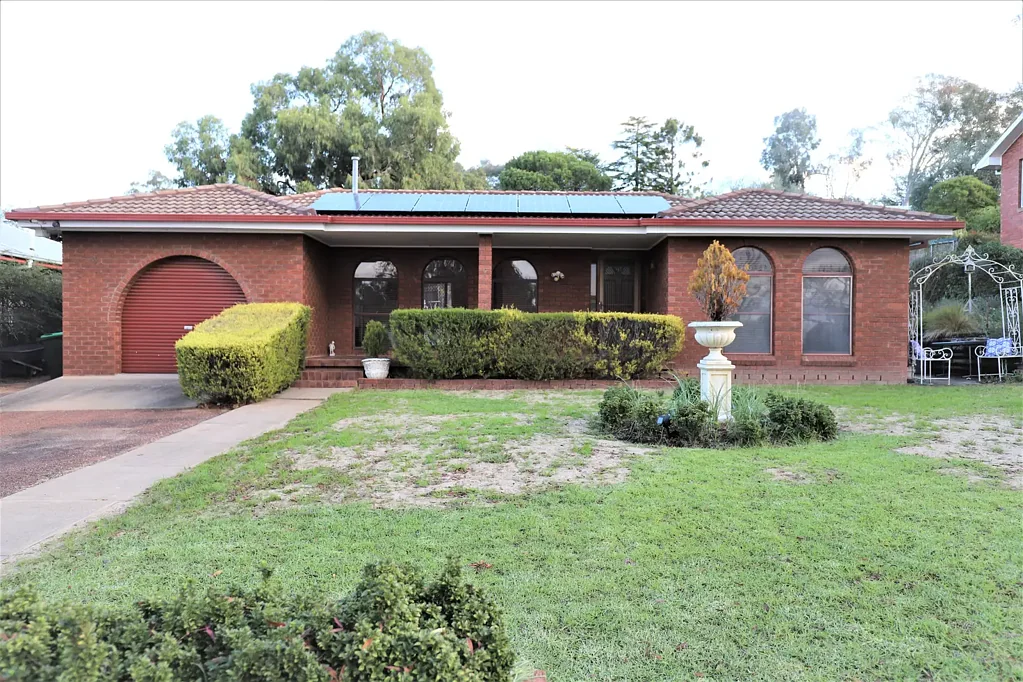 6 Lawrence Street, Cootamundra, NSW 2590