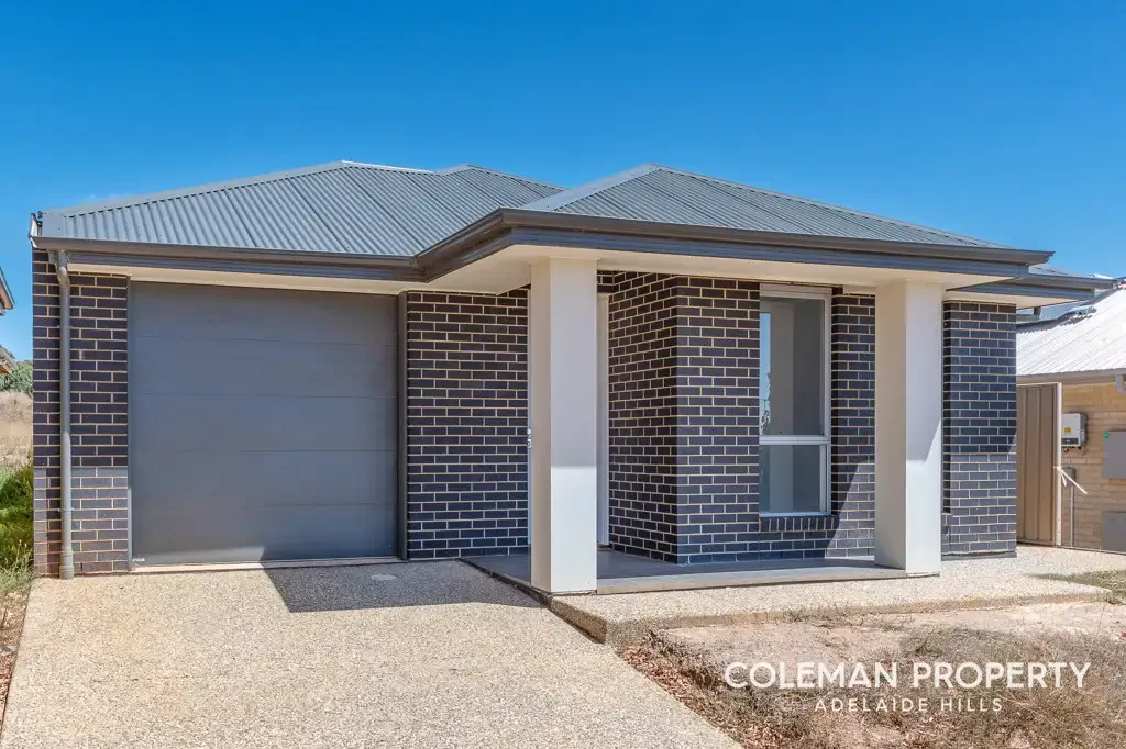 Neat Low-Maintenance Property in Aston Hills