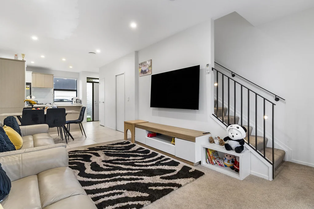 Flat Bush 2房  Urgent Sale! Fletcher-Built Freehold Home