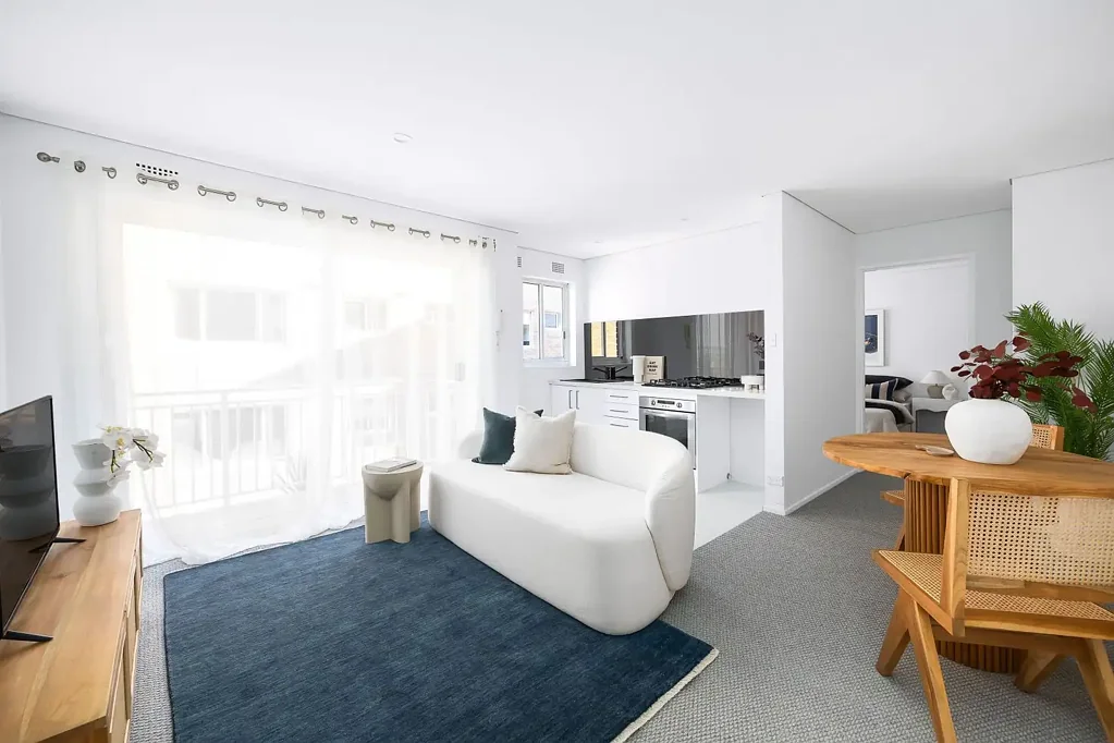 Queenscliff 1 Bedroom Sleek Renovated Beach Pad