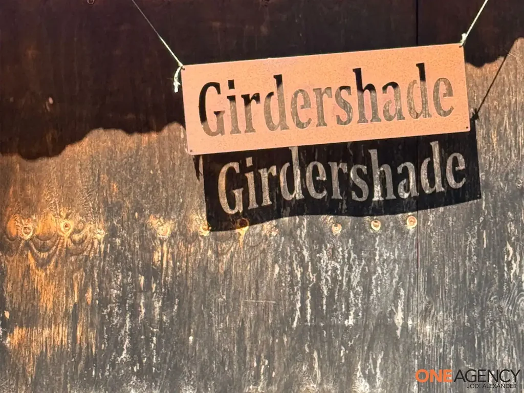 Glen Allen  Welcome to" GIRDERSHADE"  Your Bush escape on the River