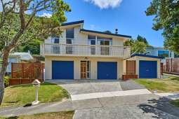 52 Spinnaker Drive, Whitby
