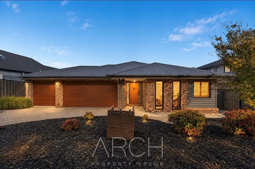 Luxury Living in Timbertop Estate!