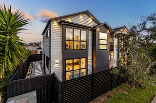 1/25 Hedge Row, Sunnyhills, Manukau City