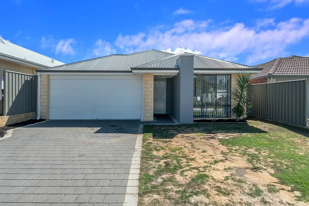 8 Bellingham Parade, Wellard, WA 6170
