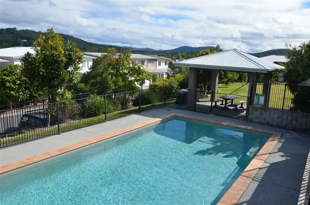 13/2 Sangster Cres, Pacific Pines, QLD 4211