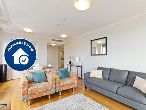 2 Bedroom Apartment in Quay West with Carpark