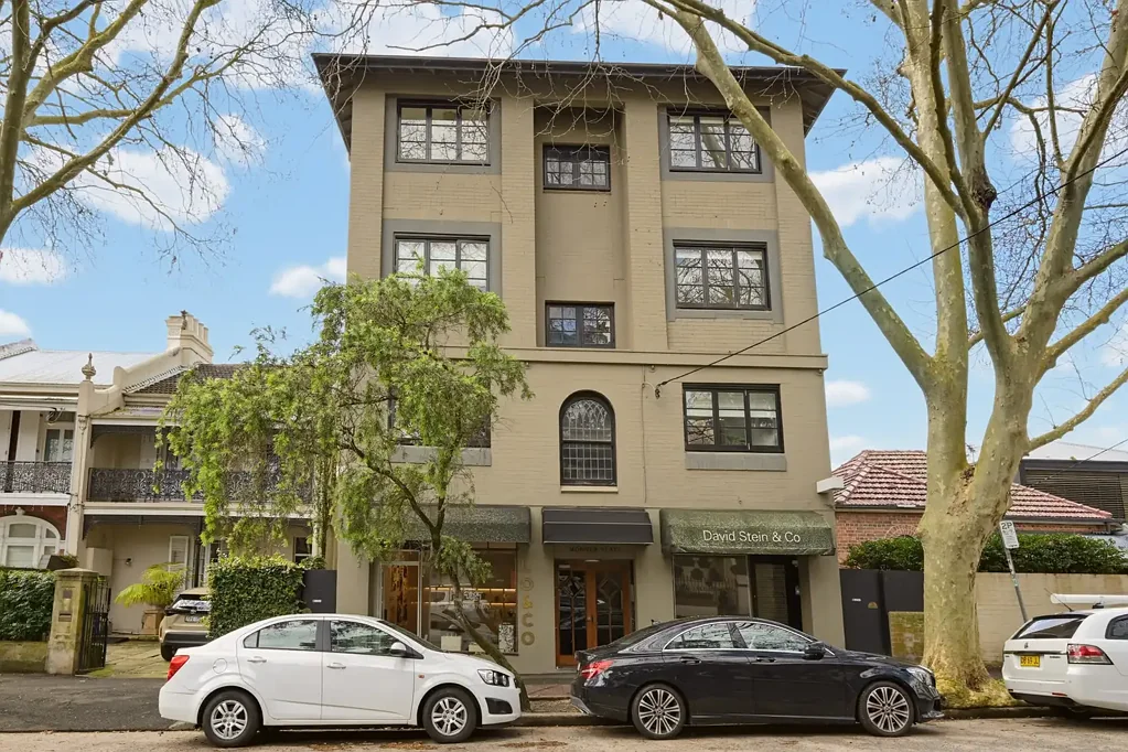 Woollahra 1房 位于 Woollahra 中心地带的宽敞可直通花园公寓 Spacious Garden Access Apartment in the Heart of Woollahra