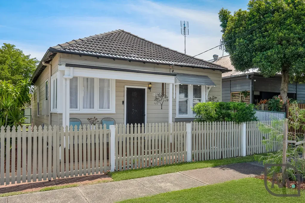 12 Walsh Street, Mayfield East, NSW 2304