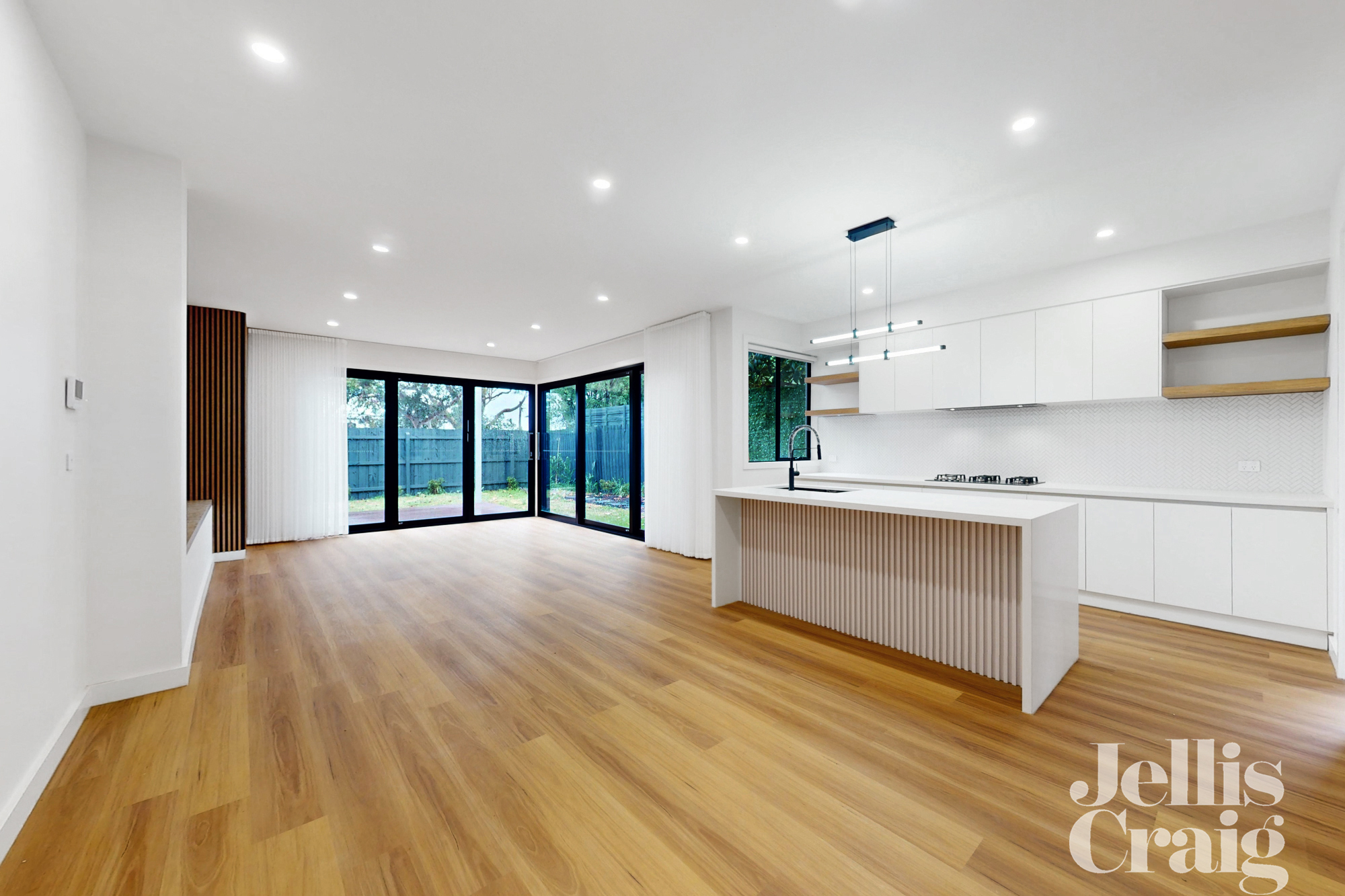 10A NEVILLE ST, BENTLEIGH EAST VIC 3165, 0 ห้องนอน, 0 ห้องน้ำ, Townhouse