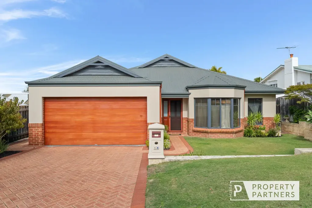 Karrinyup 3બેડરૂમ SPACIOUS, STYLISH & WONDERFULLY LOCATED