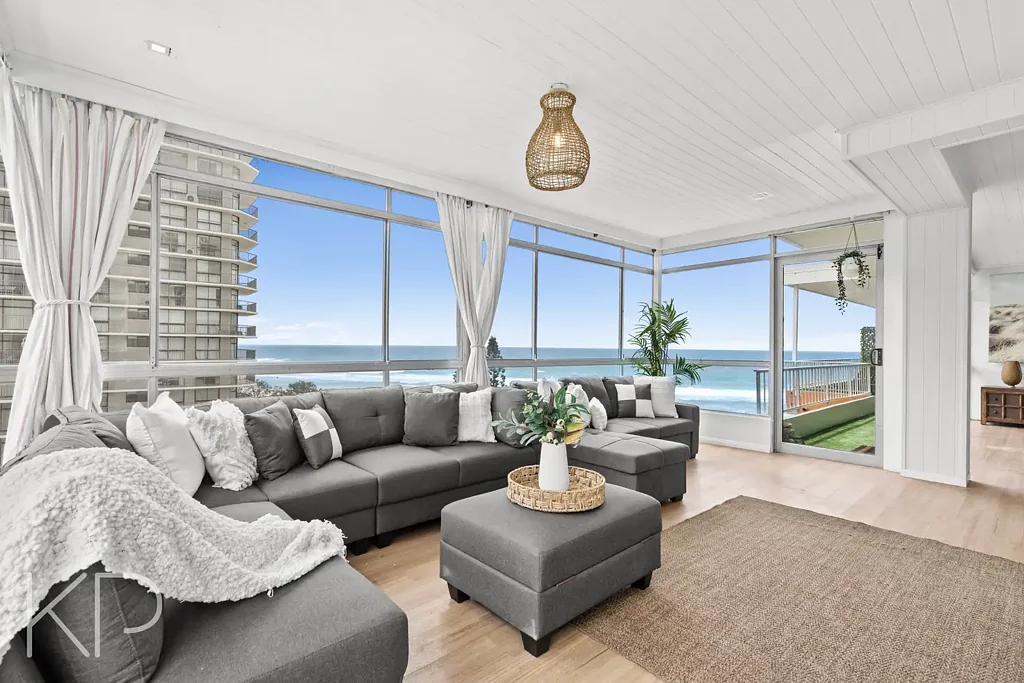 Surfers Paradise 5غرفة نوم Full-Floor Absolute Beachfront Penthouse - Dual Living Masterpiece