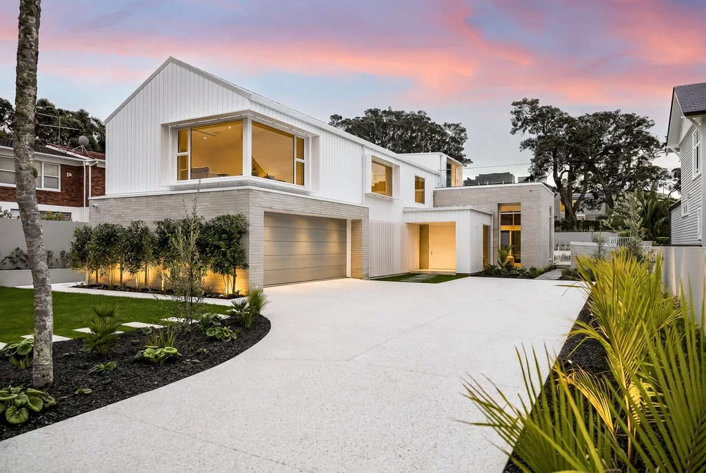 Takapuna 4Habitaciones Brand New Coastal Luxury | Brett Avenue