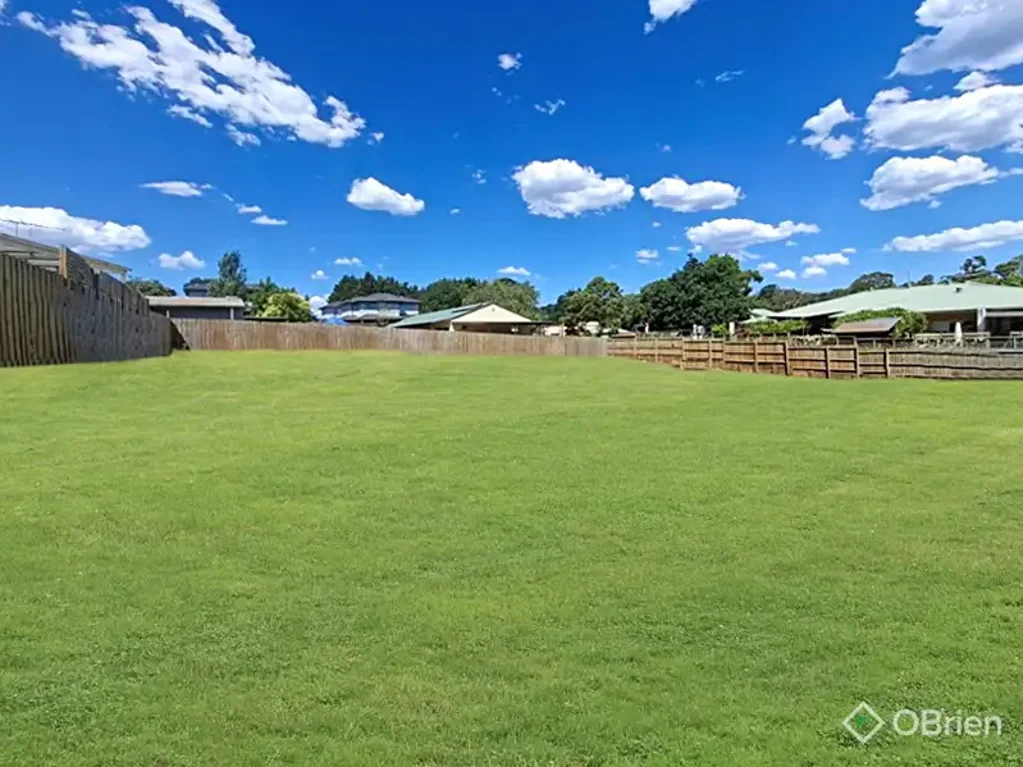 Croydon North 稀有1154平大地 私人车道 便利交通 名校环抱 购物中心旁 家的避风港！ Huge 1,154sqm Block with Plans for Dual Residences