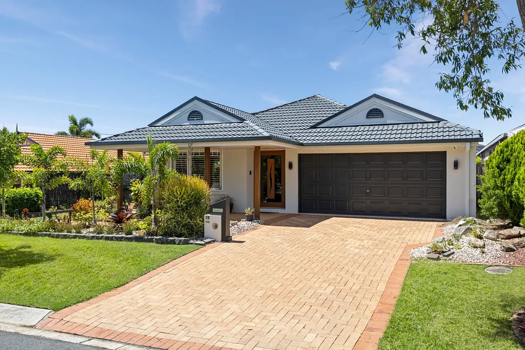 North Lakes 4房 精装修待入住 528m²高地块 4.1m侧通道 四卧三卫 双锁车库 分区空调 太阳能系统 步行生活圈 UNDER CONTRACT