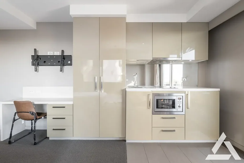 One-Week Free Rent!!! Stylish Studio Apartment In Prime St Kilda Road Location *Utilities Included! *