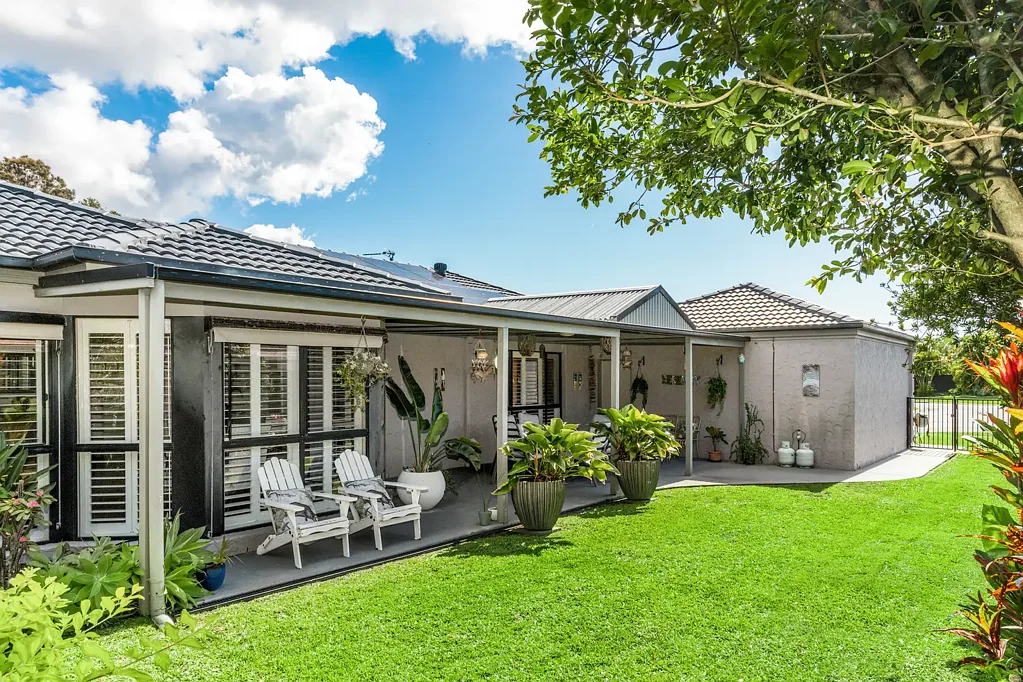 Tweed Heads 5બેડરૂમ SPACIOUS RENOVATED FAMILY HOME JUST 2KM FROM KIRRA BEACH.