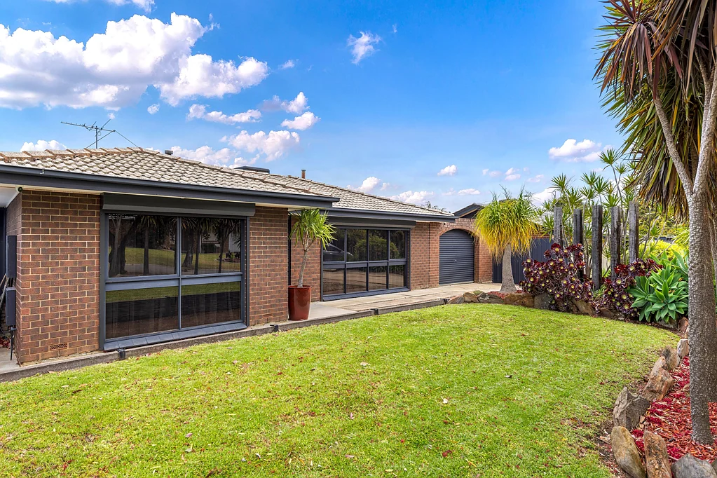 18 Cadbury Street, St Agnes, SA 5097