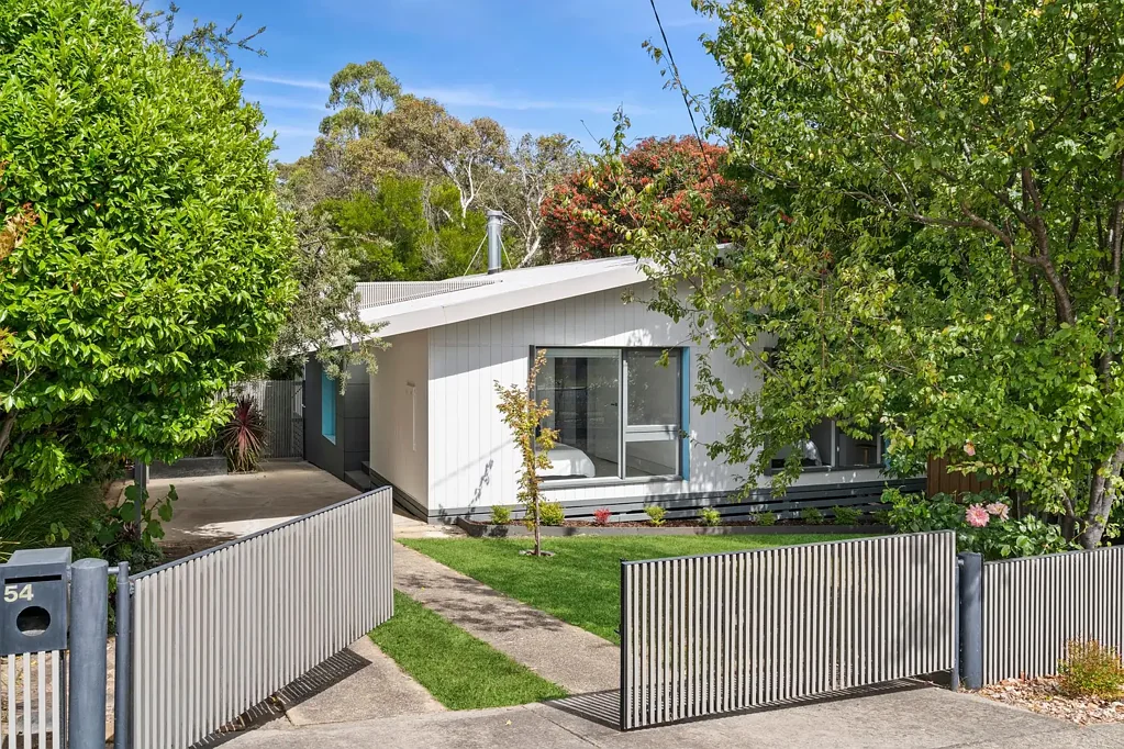 Hepburn Springs 3chambre A Stylish Sanctuary with Investment Potential