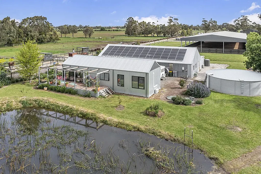 Bayles 4房  The Brief: Your dream rural lifestyle and equestrian property awaits