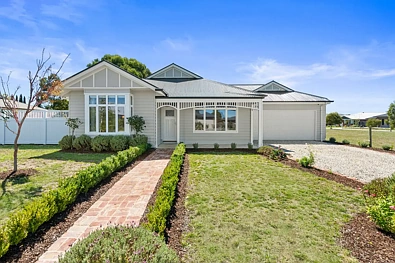 Riddells Creek 4房  3 Y/O PERIOD INSPIRED HOME ON EXPANSIVE 1261m2 BLOCK