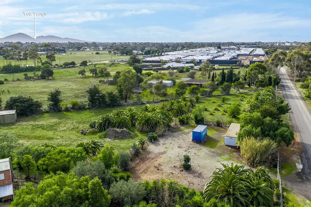 Lara 4.2 ACRE LIFESTYLE, PALM LINED PROPERTY WITH BUSINESS POTENTIAL