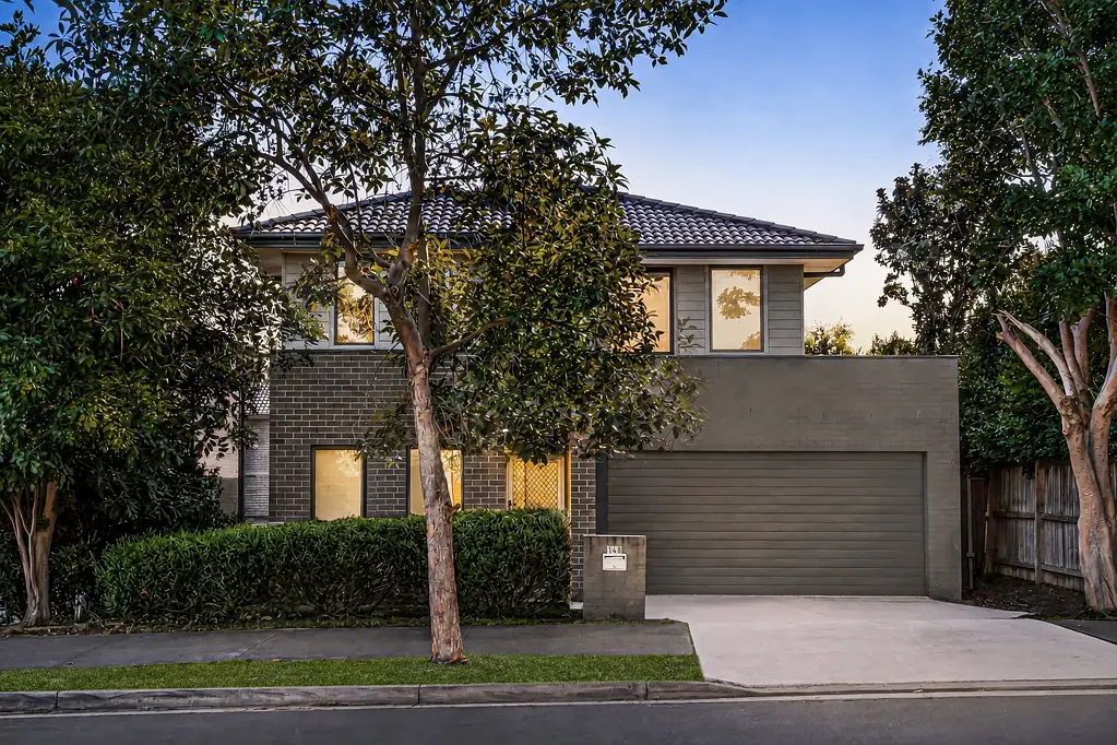 The Ponds 4房 A home within footsteps to Schools! Freshly Updated Family Home within footsteps to Schools