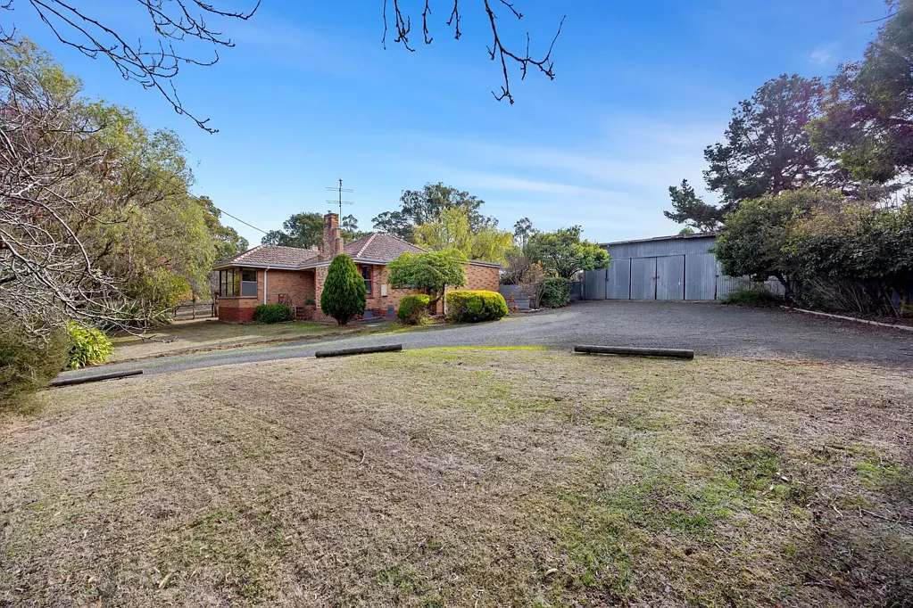 Smythes Creek Your Rural Canvas Awaits: Approx. 10 Acres & 1950s Character