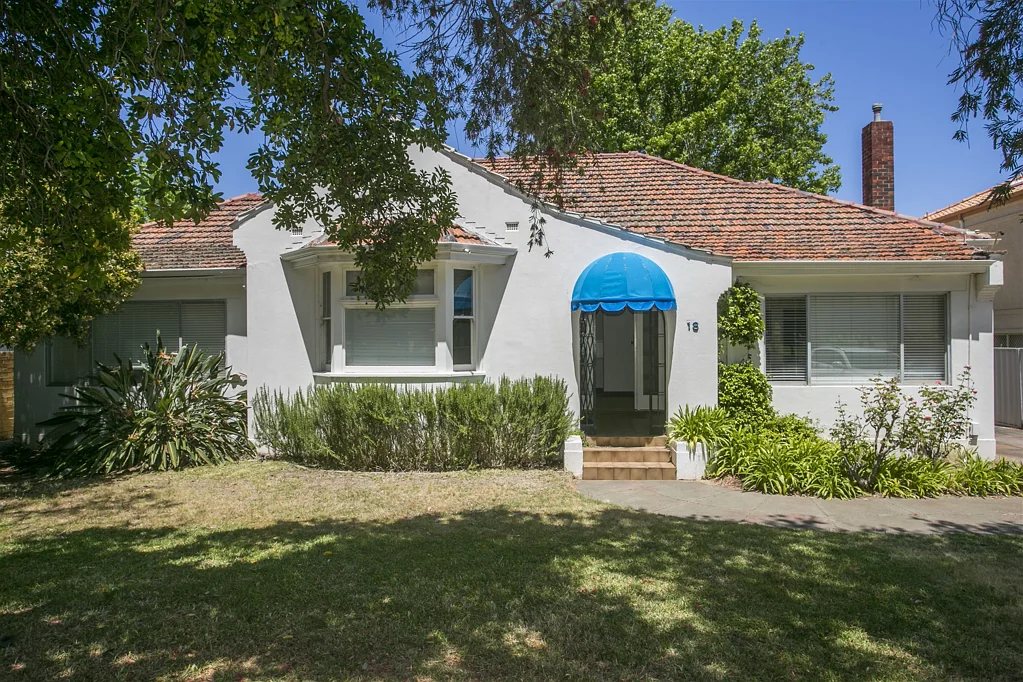 18 Gallop Road, Dalkeith, WA 6009