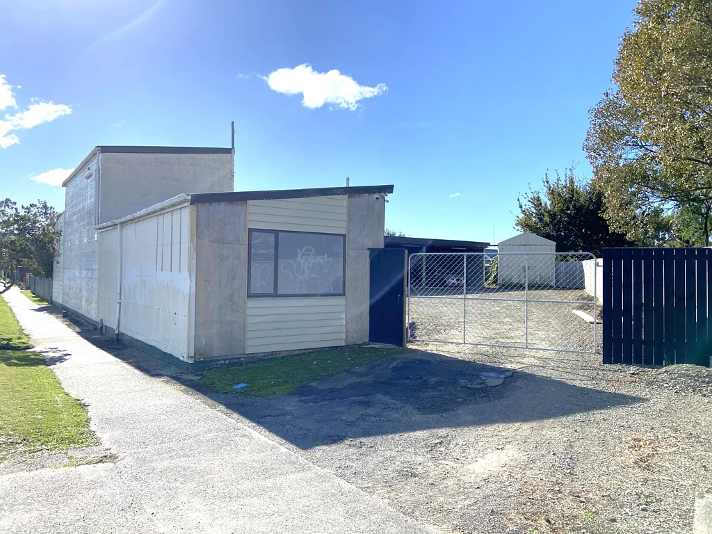 Feilding  Workshop or development potential