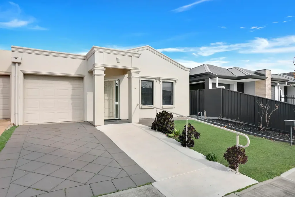 Fulham Gardens 3房  IMMACULATE LOW MAINTENANCE RESIDENCE IN A HIGHLY SOUGHT AFTER LOCATION