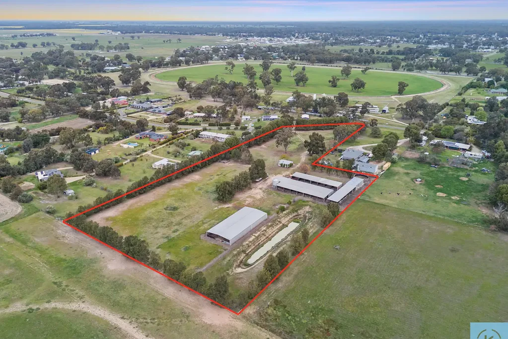 Tocumwal 2 Slaapkamer Ideal 7 Acre Lifestyle & New Home Site – With Equine Facilities