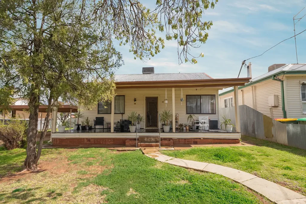 28 Thornbury Street, Parkes, NSW 2870
