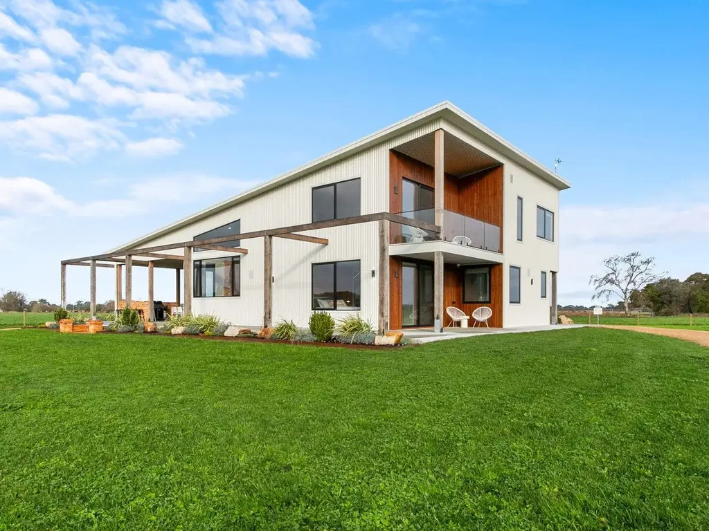 Stratford Dalrose Retreat - Luxury Country Living