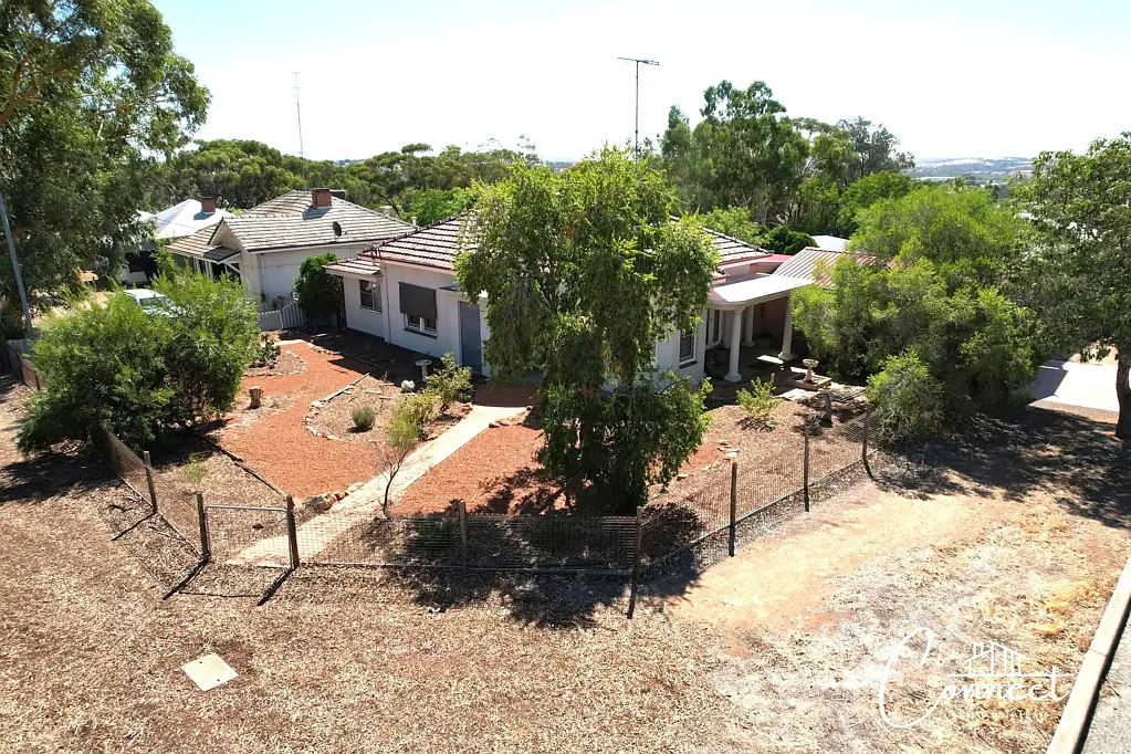 Northam 3 Bedroom Corner Block Living